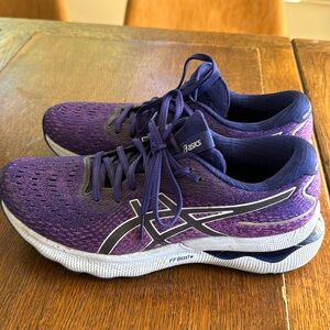 Women’s gel, Nimbus 24 orchid purple size 10